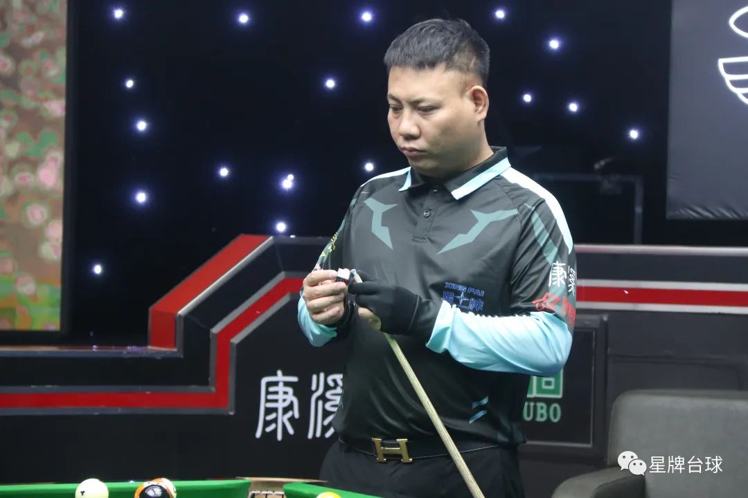 而另一名潜 而另一名潜